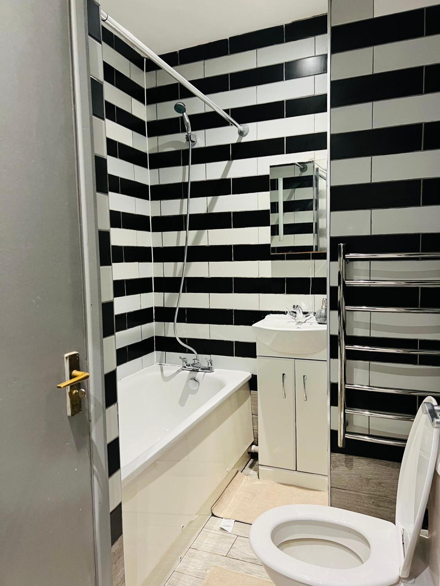 "Spacious Family, Friendly" 1 Bedroom In Kings Cross, St Pancras!!!118A Londra Dış mekan fotoğraf